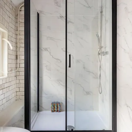 Lotus Guesthouse London Exterior photo