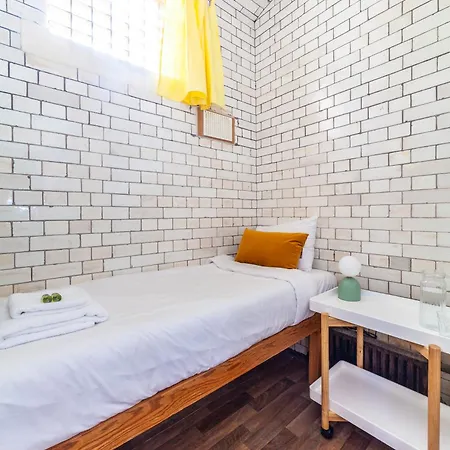 Lotus Guesthouse London Exterior photo
