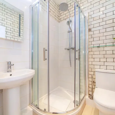 Lotus Guesthouse London Exterior photo